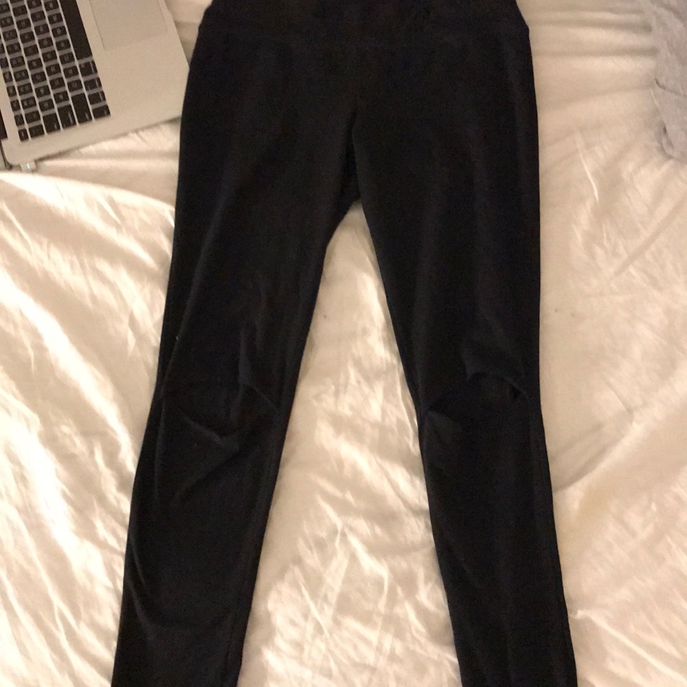 Ankle length leggings M accent slits in knees